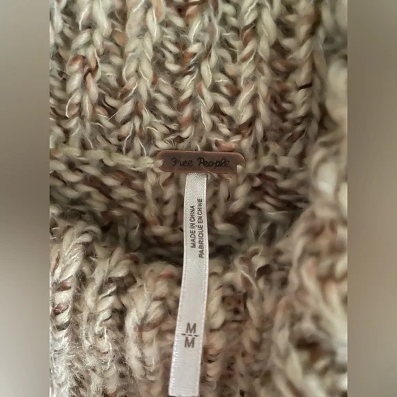 Free People Echo Pullover Sweater size Medium - Picture 6 of 7